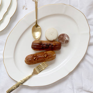 Amelie Brushed Gold Lifestyle Photo Oval Platter Cut