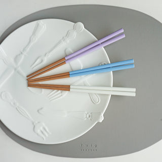 Deco Oval Placemats Gray Lifestyle Photo