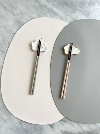 Deco Oval Placemats Ivory & Gray Lifestyle Photo