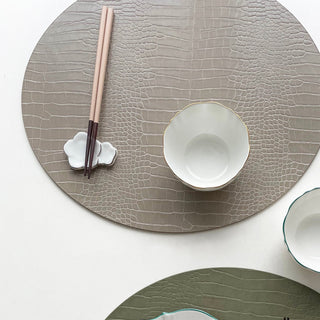 Sandal Chopsticks Beige & Amelie & Dovi Placemats & Blooming Assorted Lifestyle Photo