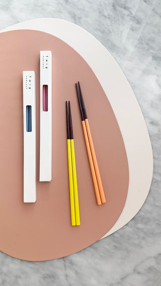 Sandal Chopstick Coral & Yellow Lifestyle Photo