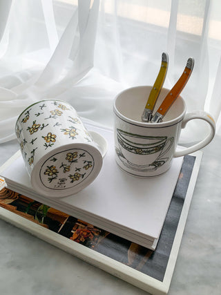 Heritage Daisy Chain Mugs Lifestyle Photo