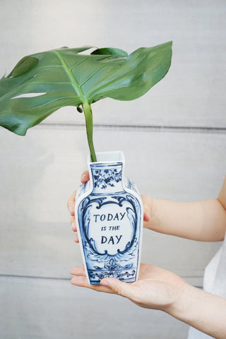 Well Versed Today Small Vase Lifestyle Photo