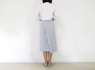 Bistro Apron Blue Stripe Lifestyle Shot Back