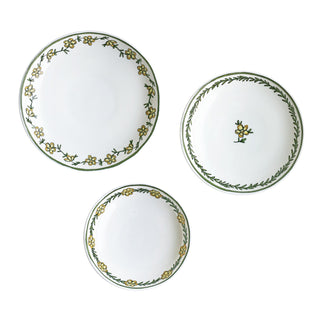 Heritage Daisy Chain Assorted Set of 3 Canape Dishes S, M & L White Background Photo